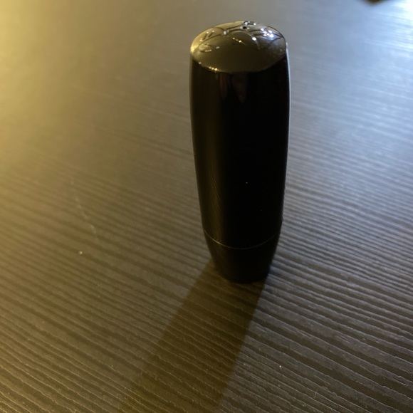 Lancôme color design lipstick in red stiletto. - Picture 2 of 3